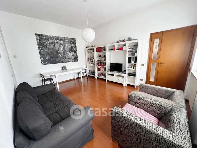 Elutuba - Two-Bedroom Apartment with Balcony in Seregno