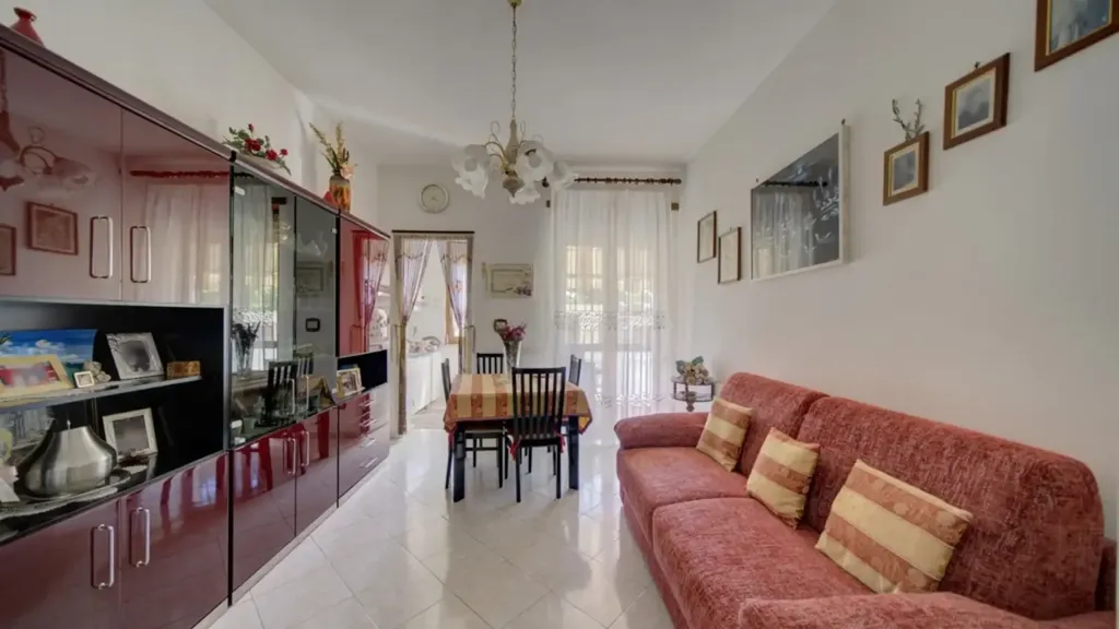 Elutuba - Partially Rented Flat with Balcony in Rivalta di Torino