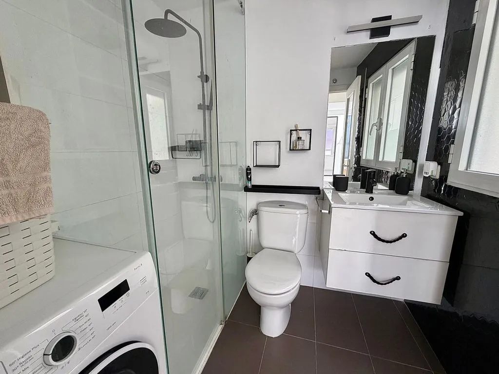 Salles de bain - Duplex Loft with Terrace in Malasaña