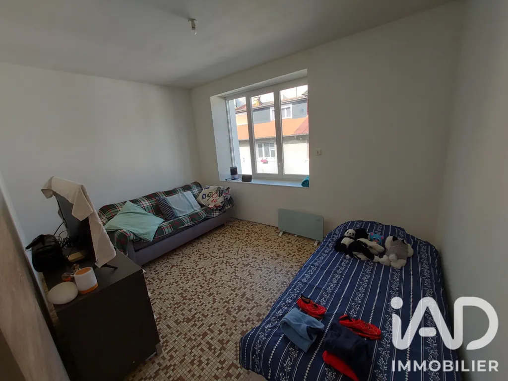 Magamistoad - Spacious 3-Bedroom House with Terrace in Arinthod