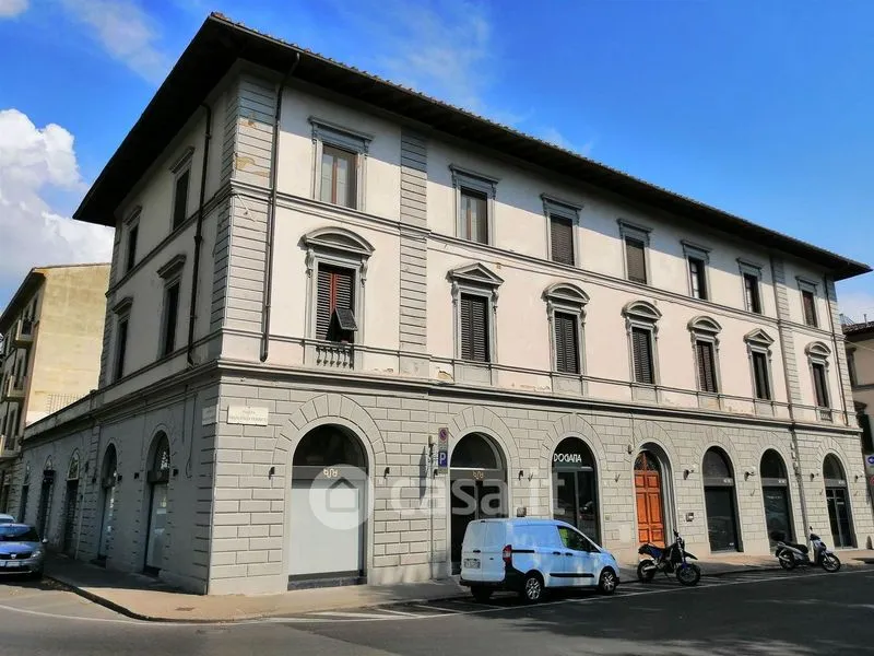 Välivaade - Three-Bedroom Flat with Terrace in Florence
