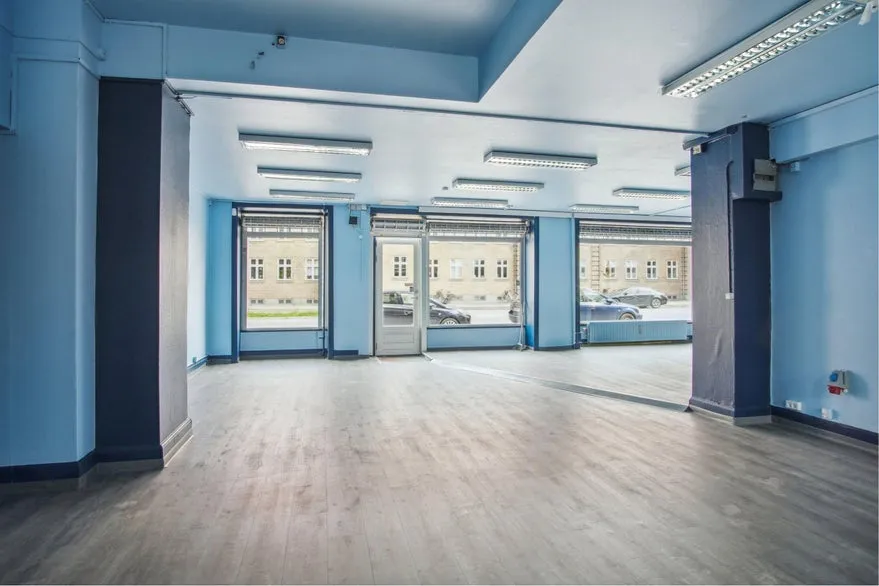 Toad - Commercial Flats with Retail Potential in Valby