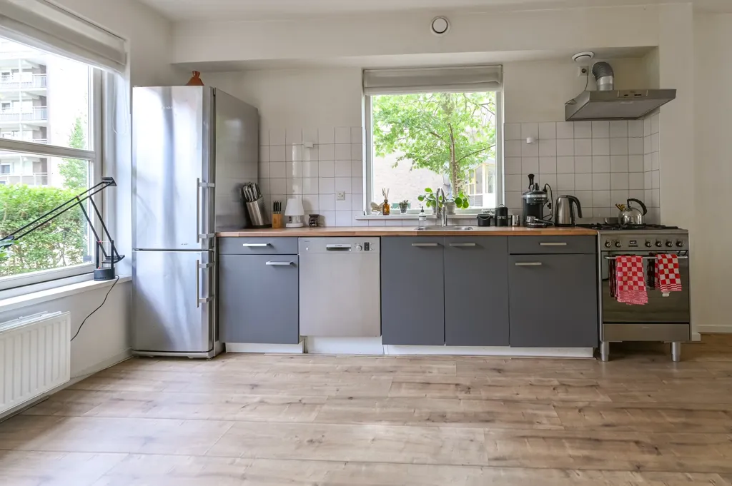 Cuisine - Extended Corner House with Garden in Heemstede