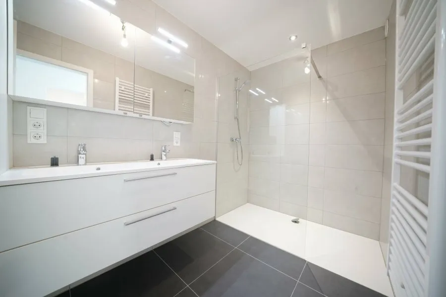 Salles de bain - Appartement 1 Chambre avec Terrasse à Doncols