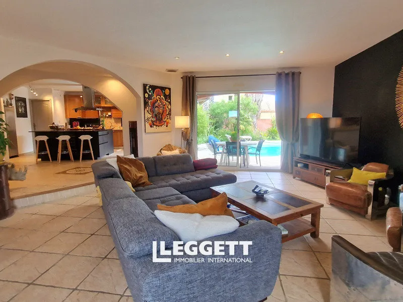 Séjour - Villa avec Piscine Chauffée et Spa à Espondeilhan