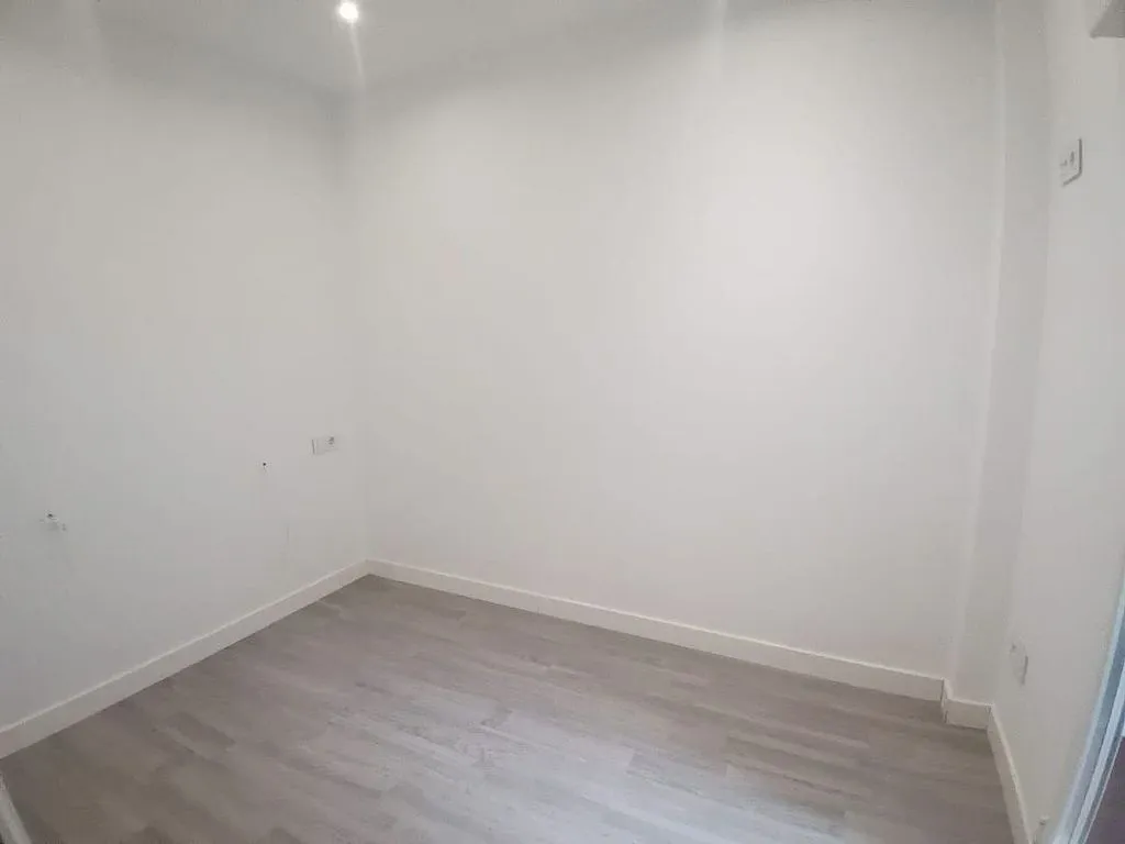 Rooms - Ground Floor Flat with Terrace in Acacias