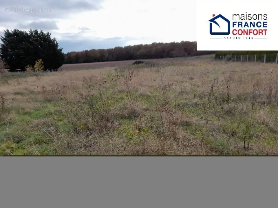 Giardino - Buildable Plot with Panoramic View in Bézu-la-Forêt