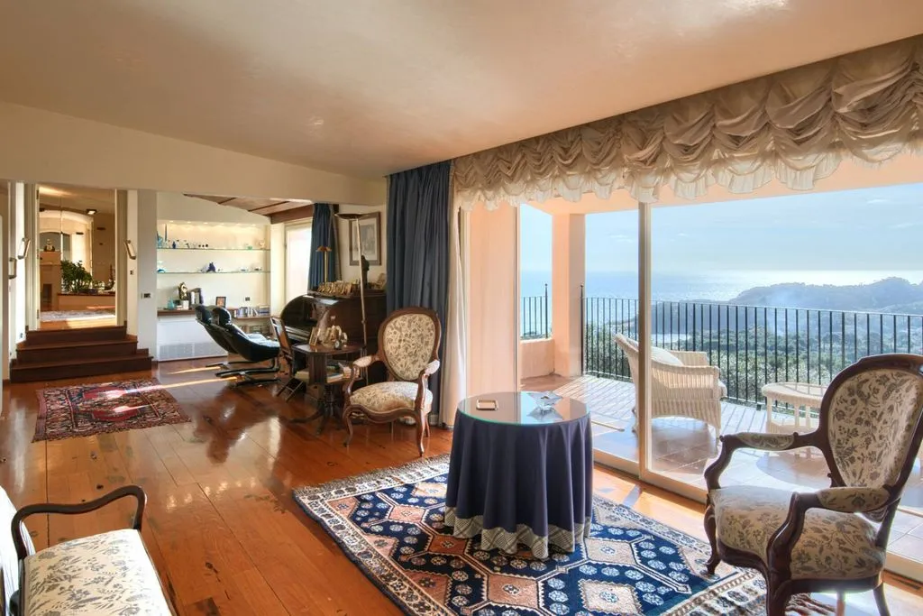 Living Room - Mediterranean House with Sea Views in Begur
