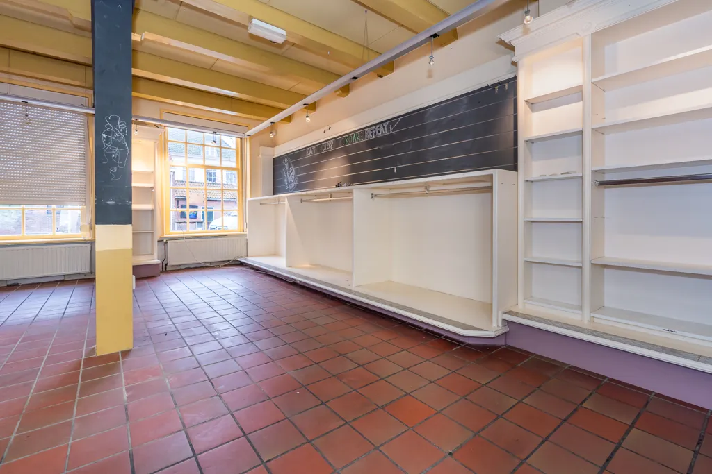Rooms - Monumental Shopfront in Maarssen Village