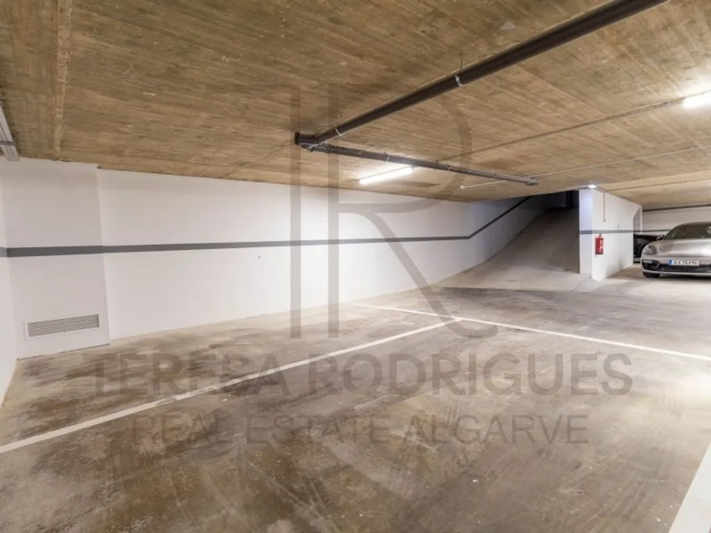 Garaaž - Luxury Flat with Balcony in Loulé
