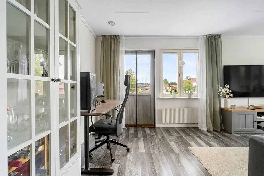 Séjour - Renovated Apartment with West-Facing Balcony in Hea