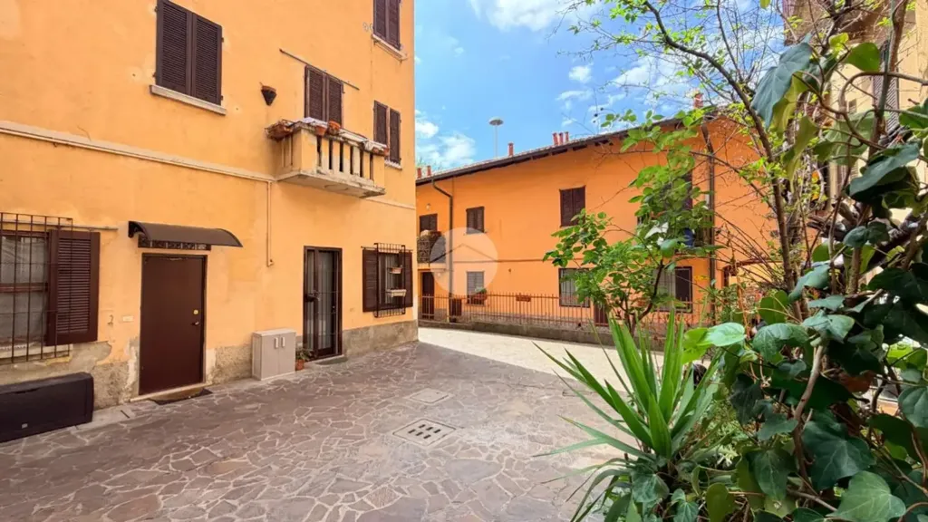 Aed - Bright 2-Bedroom Flat with Balcony in Milan