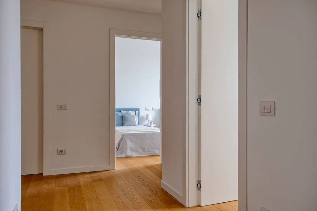 Esik - Luxury Flat with Spacious Loggia in Milan