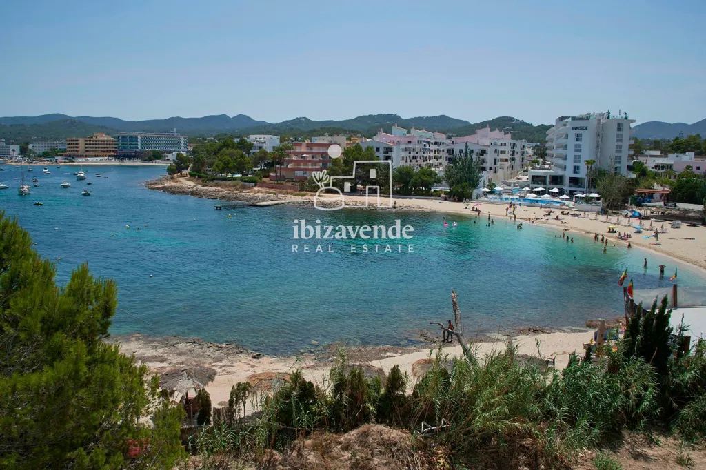Spacious Ground Floor Flat with Sea View in Cala Bou