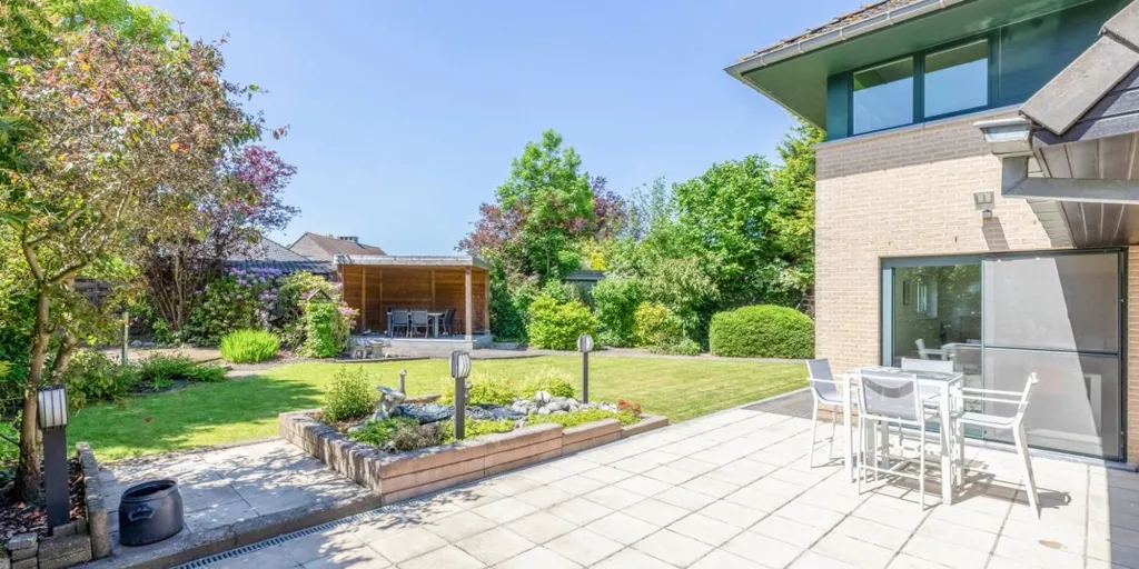 Jardin - Villa Rénovée avec Jardin à Merelbeke