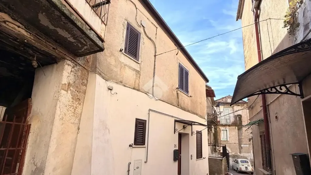 Välivaade - Rustic Trilocale with Central Location in Casali del Manco