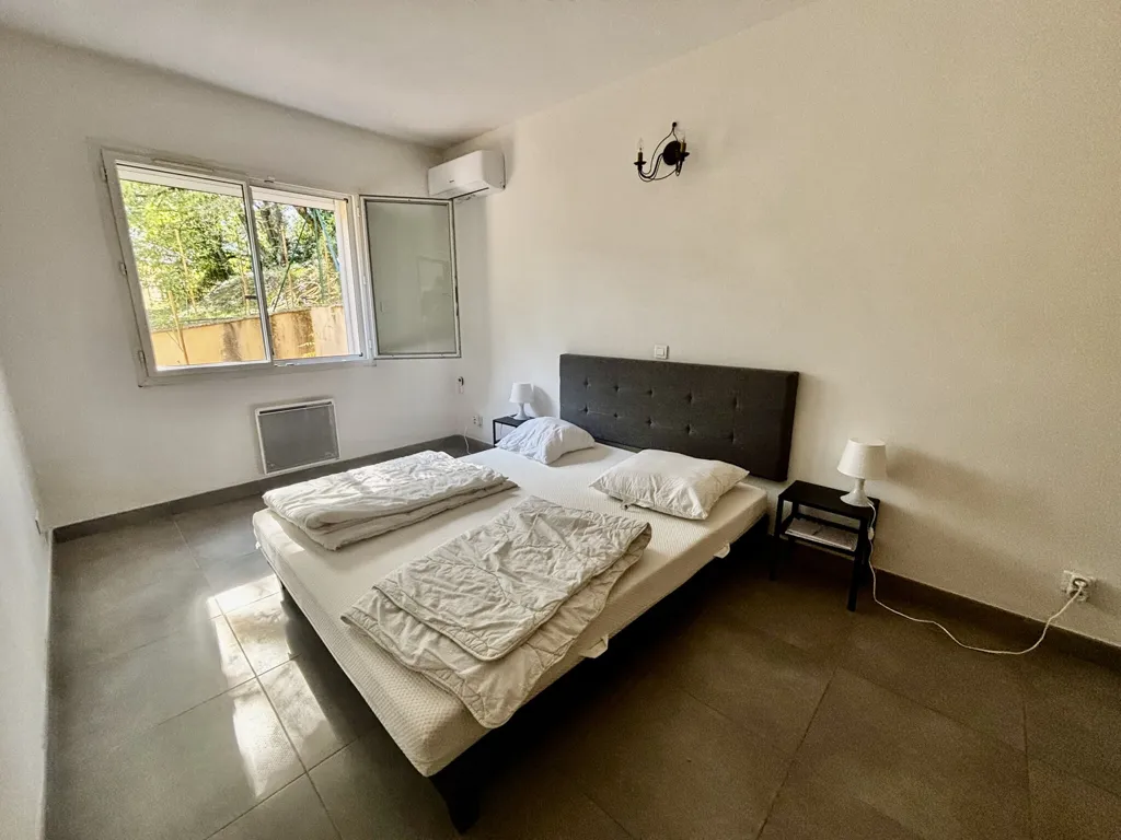 Chambres - Villa Luxueuse avec Piscine à Malaucène