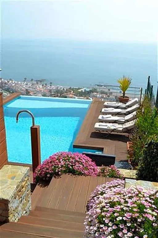 Bassein - Luxury Villa with Panoramic Views in La Duquesa