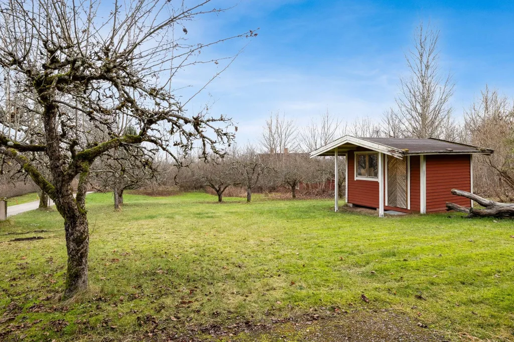 Garden - Villa with Garden in Askerlunda