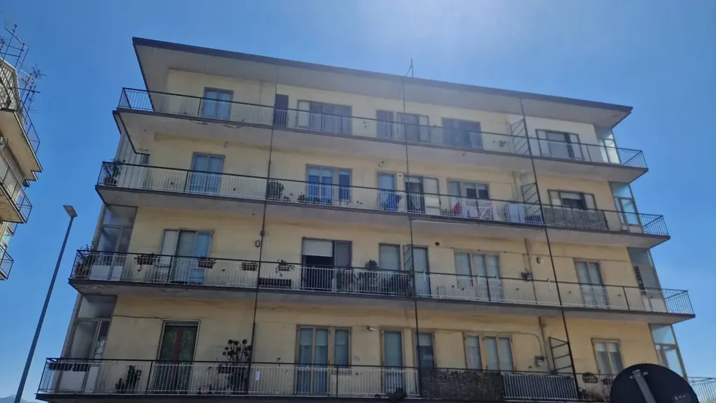 Välivaade - Three-Bedroom Apartment with Balcony in Avellino