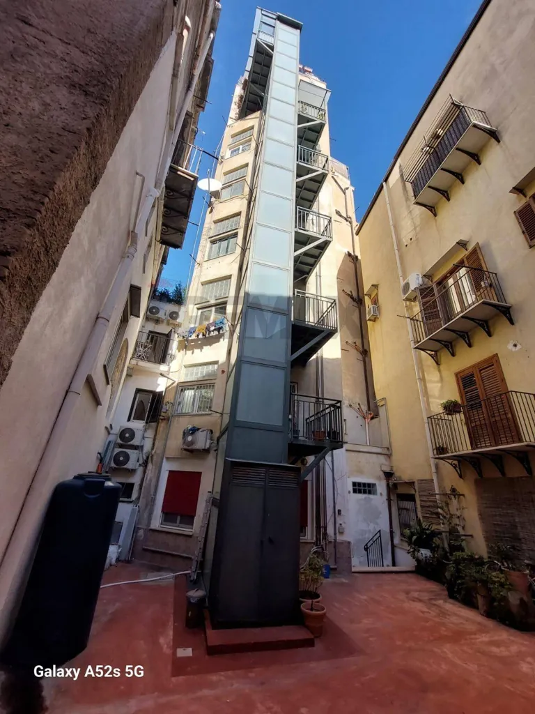 Giardino - Appartamento con tre balconi nel centro storico di Palermo