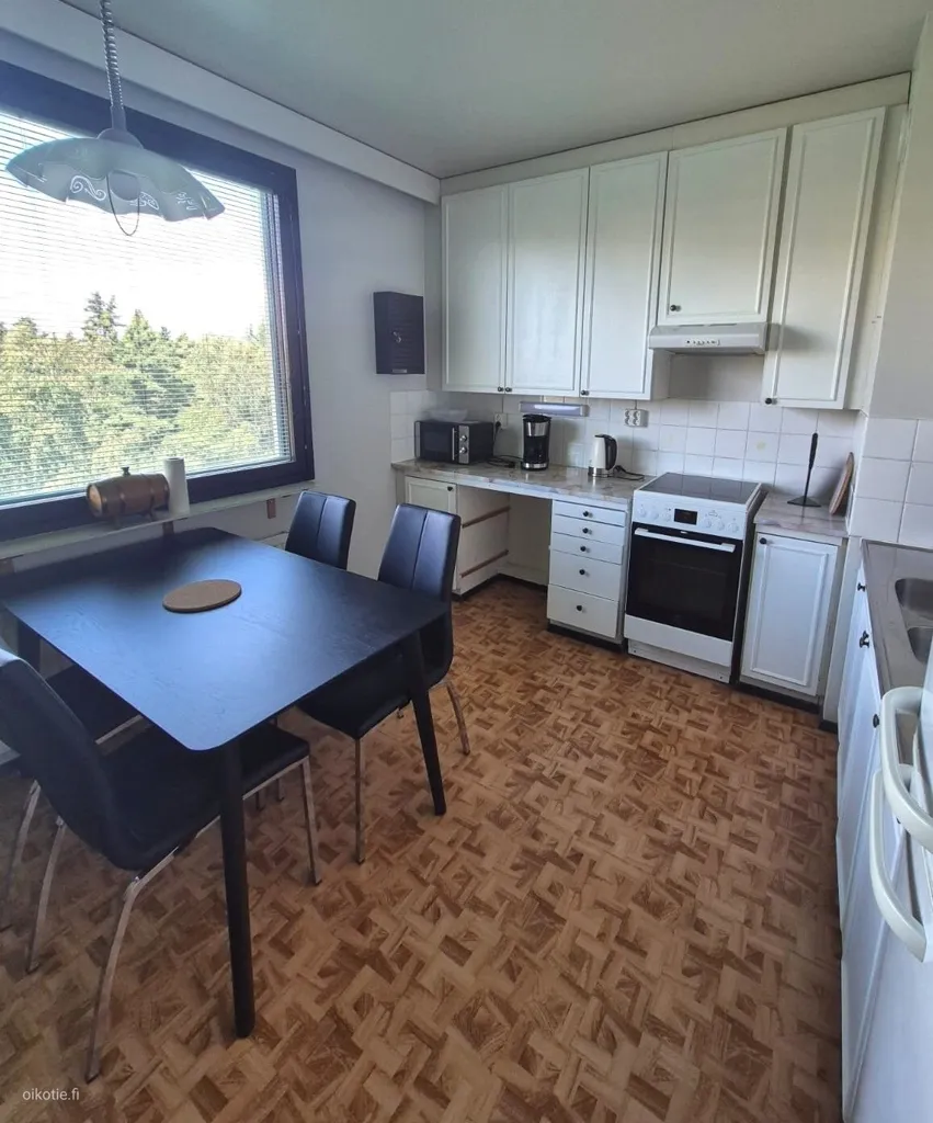 Cucina - 7th Floor Apartment with Balcony in Malmi, Helsinki