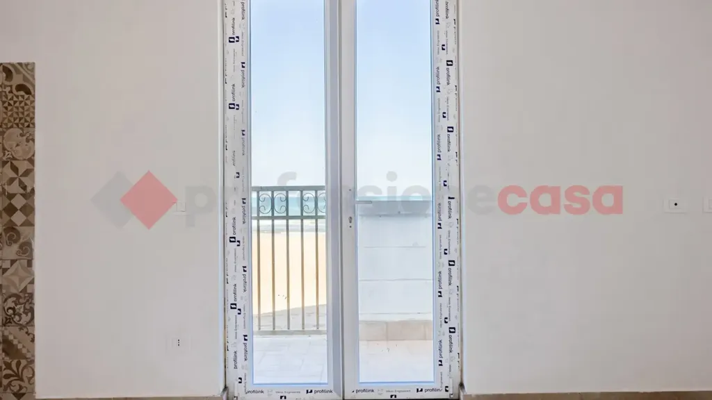 Pièces - Seafront Apartment with Private Courtyard in Ardea