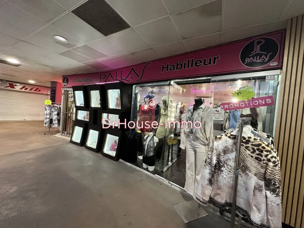Toad - Commercial Space with Studio in Cap d'Agde