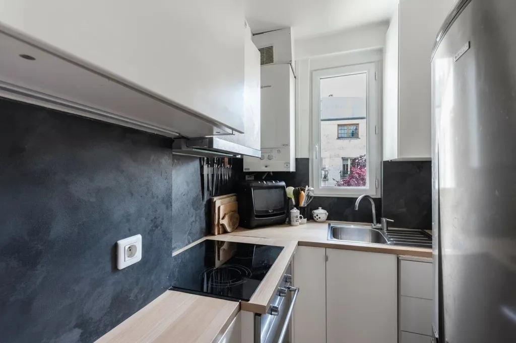 Köök - Bright Parisian Flat with Historic View