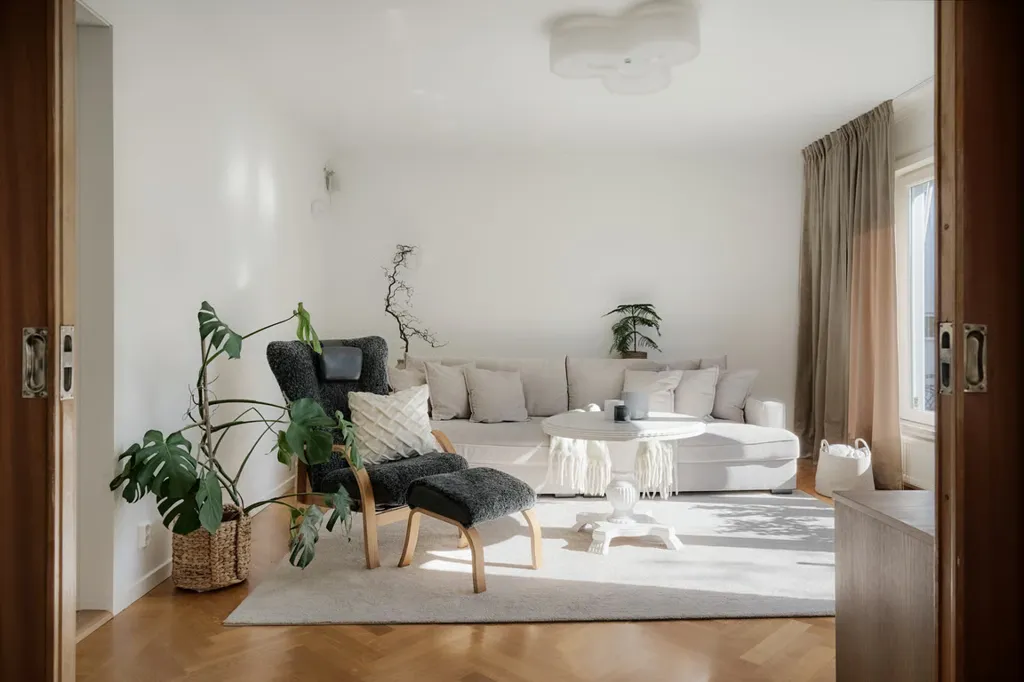 Living Room - Villa with Guest Apartment near Vättern