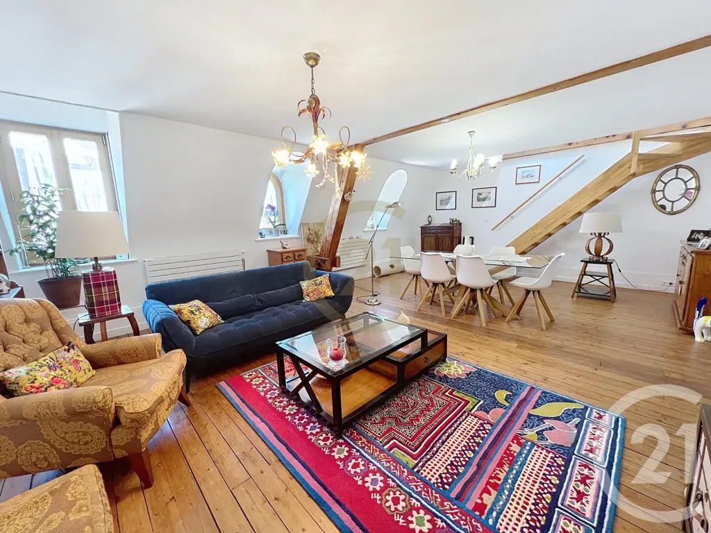 Séjour - Appartement Duplex Lumineux avec Vue à Belfort