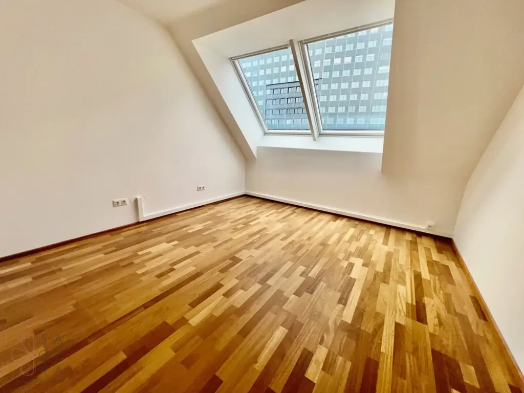 Toad - Penthouse Office with Panoramic Views in UNO-City