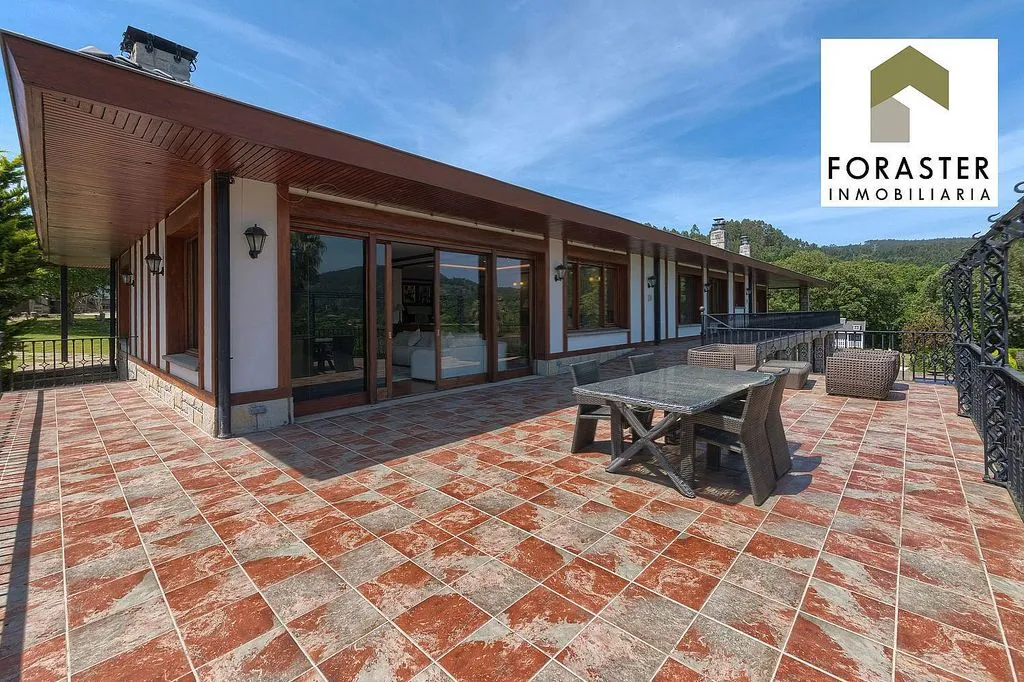 Terrasse - Chalet with Pool and Terrace in Loiu