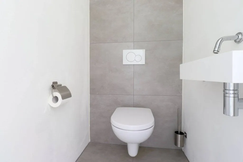 Salles de bain - Modern Maisonette with Private Garden in Oud-Beijerland