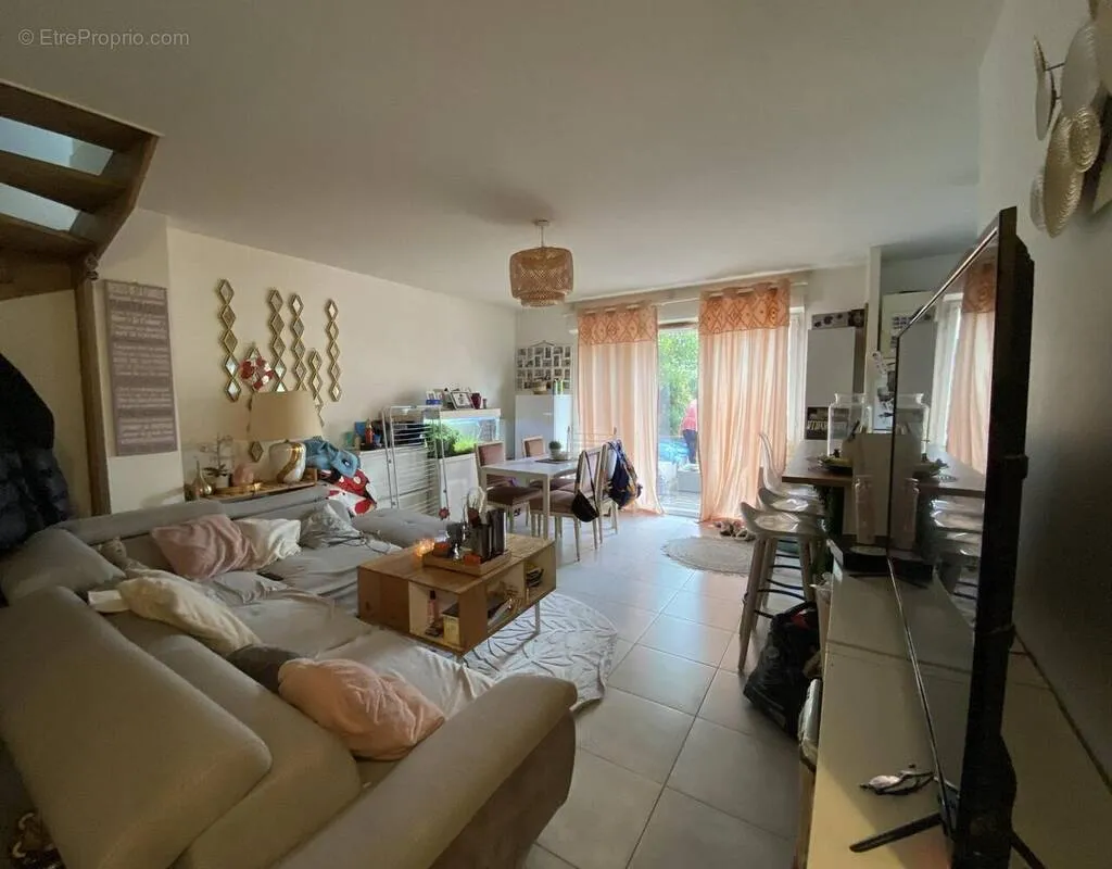 Soggiorno - Duplex Apartment with Garden in Pessac