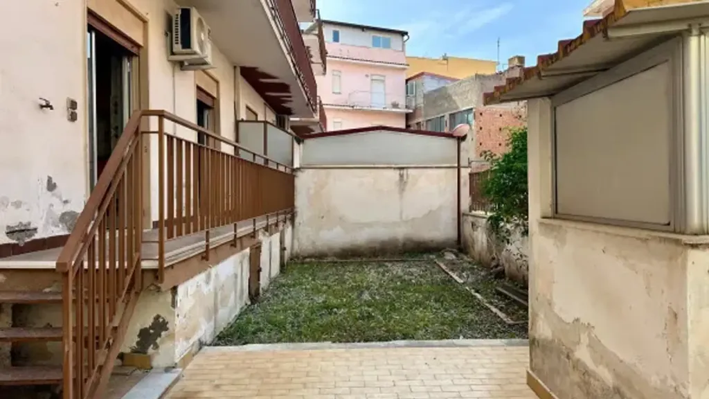 Aed - Ground Floor Apartment with Garden in Oliveri