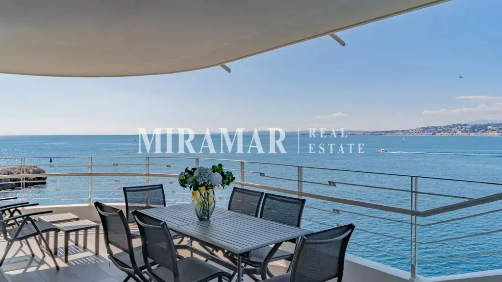 Terrazza - Penthouse with Sea Access in Nice