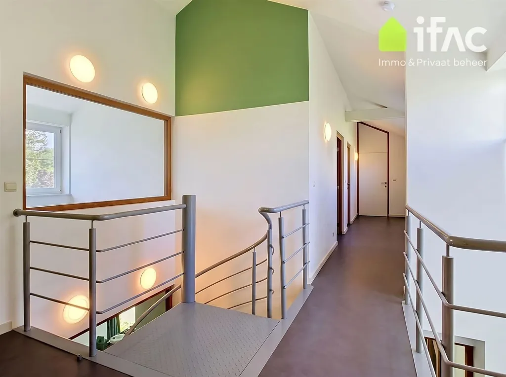 Rooms - Modern Villa with South-Facing Garden in 5a87ca