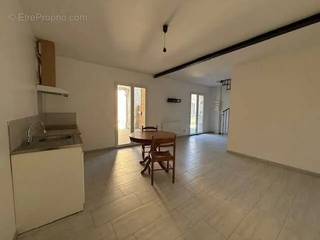 Köök - Charming Stone Cottage with Garden in Soissons