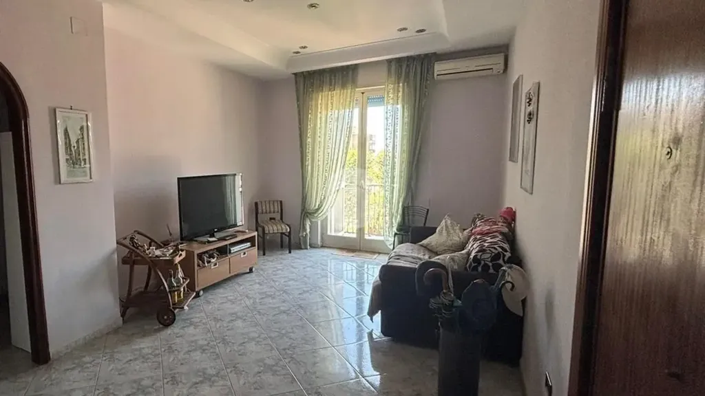 Séjour - 3-Bedroom Apartment with Balcony in Naples
