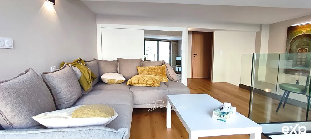 Soggiorno - Renovated Duplex Apartment with Terrace in Cannes
