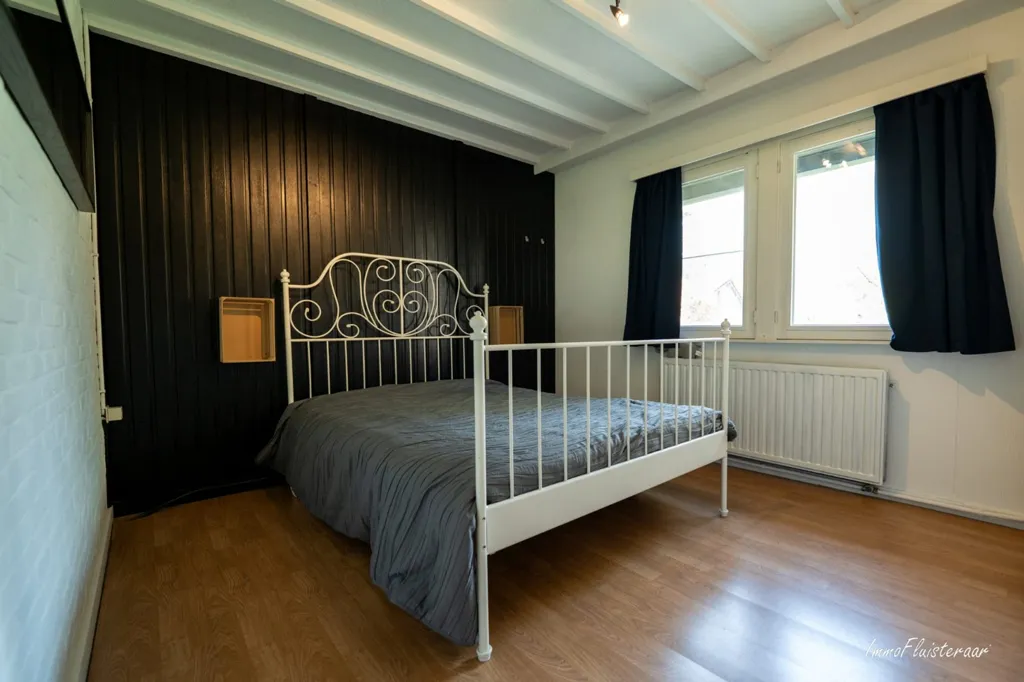 Chambres - Villa avec Piste Éclairée et Stalles à Geel