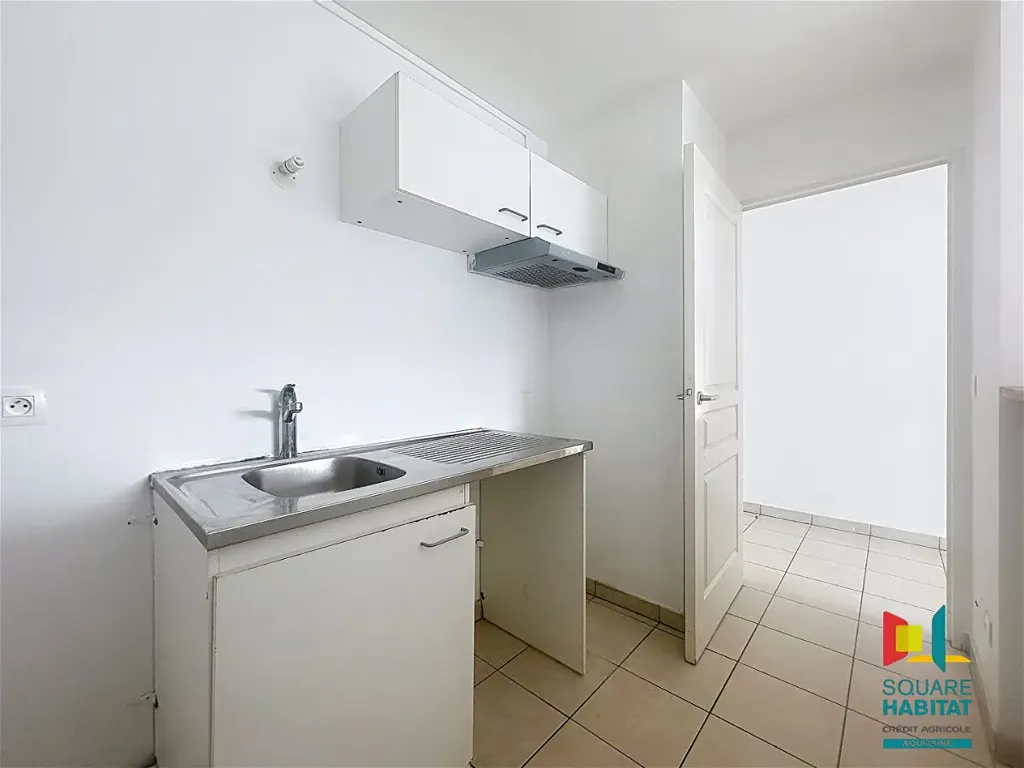 Cuisine - Appartement T2 avec Balcon à Bordeaux Bastide