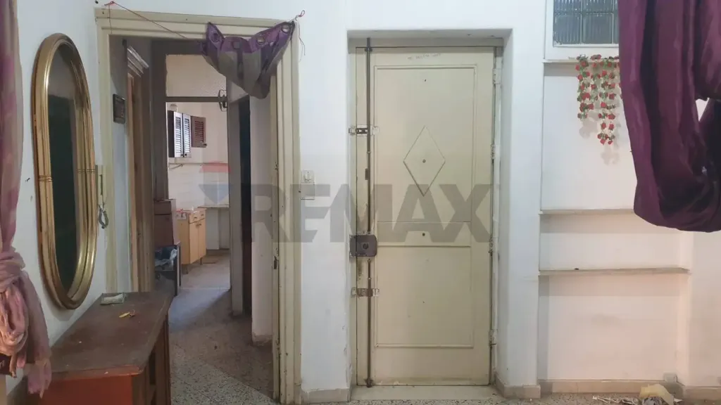 Ingresso - Appartamento con tre balconi nel centro storico di Palermo