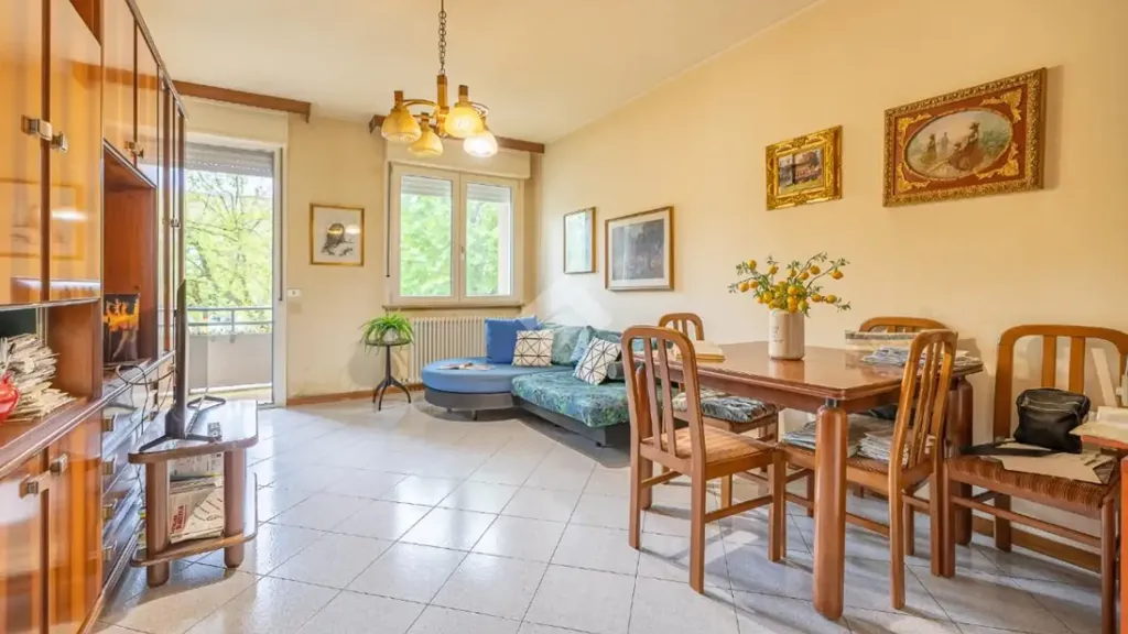Söögituba - Rearranged Apartment with Balcony in Cesenatico