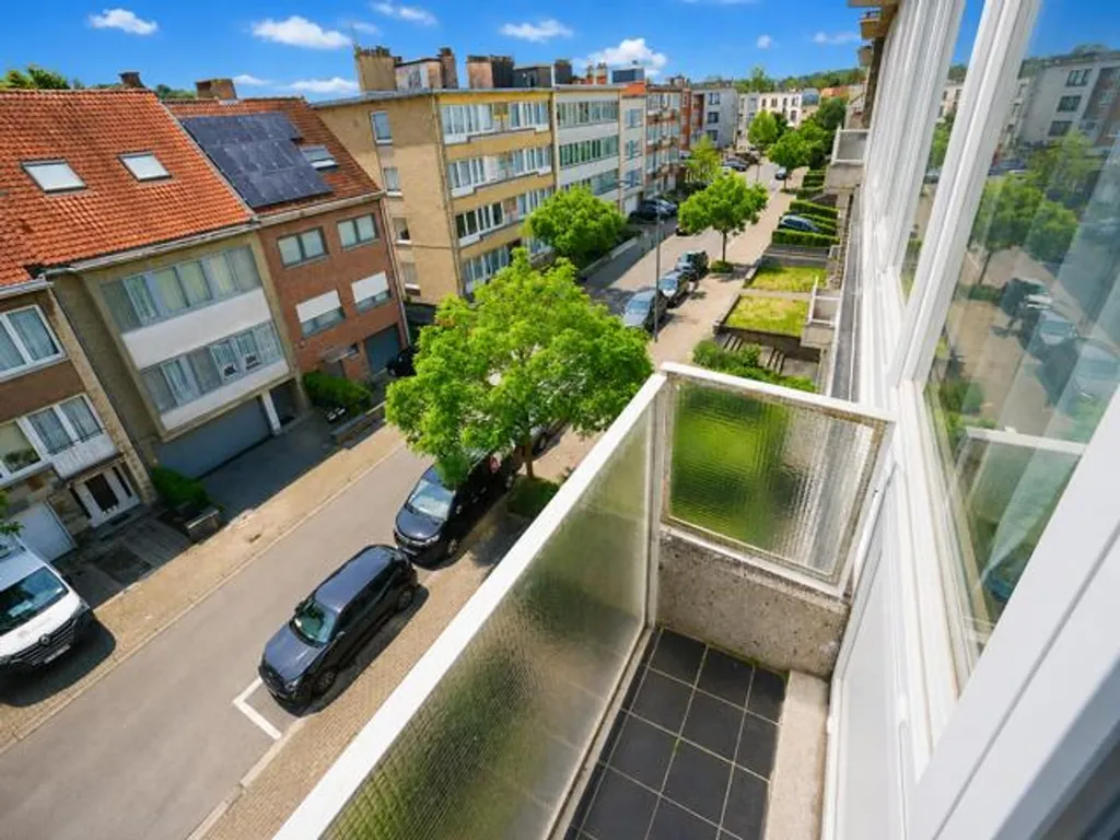 Balcon - Appartement avec Balcons et Garage à Drogenbos