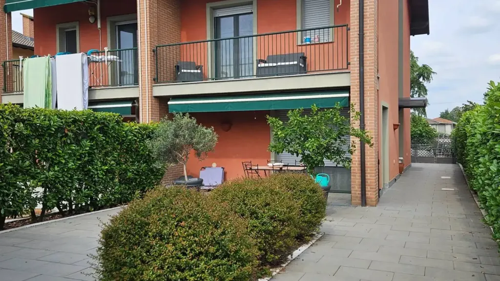 Terrasse - Bifamiliare Villa with Pool in Oleggio