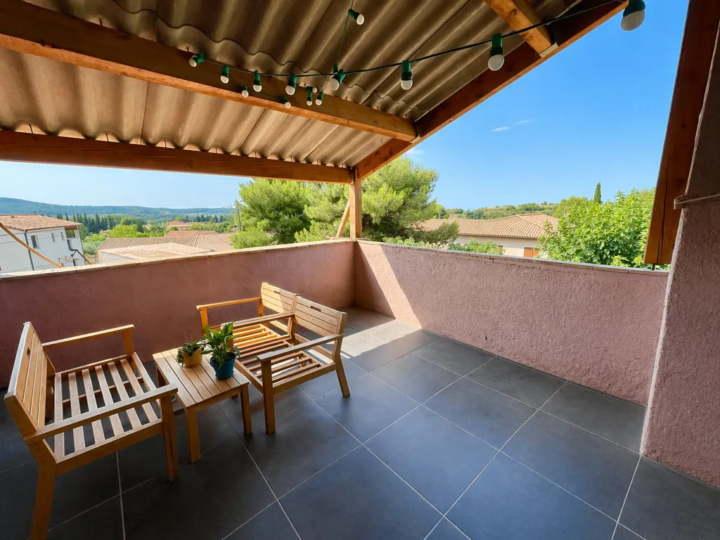 Terrace - Villa with Three Apartments and Garden in Nice Area