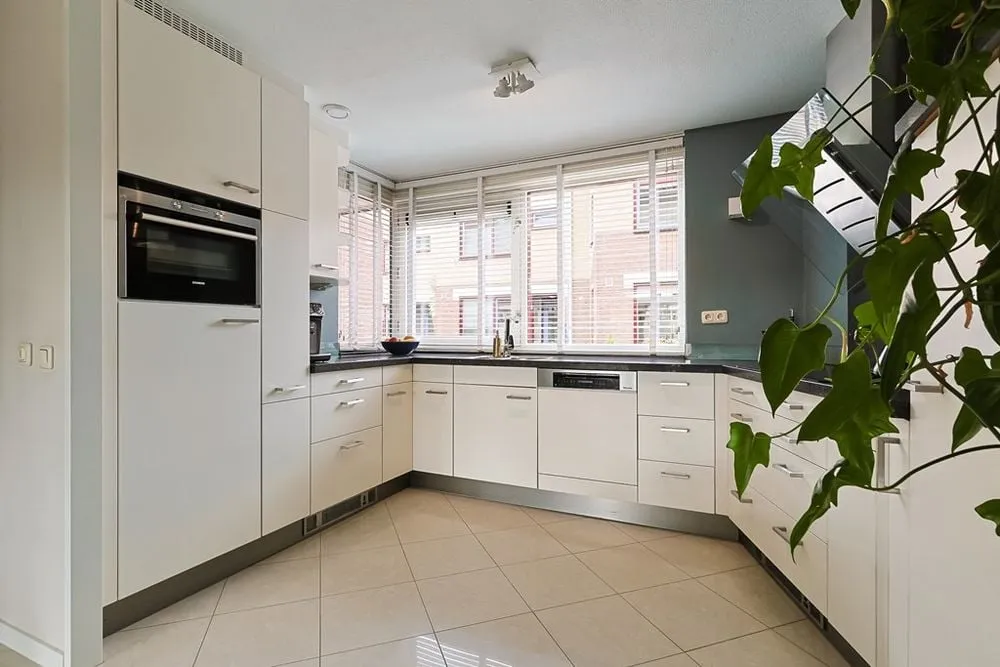 6-room house in Alphen Aan Den Rijn