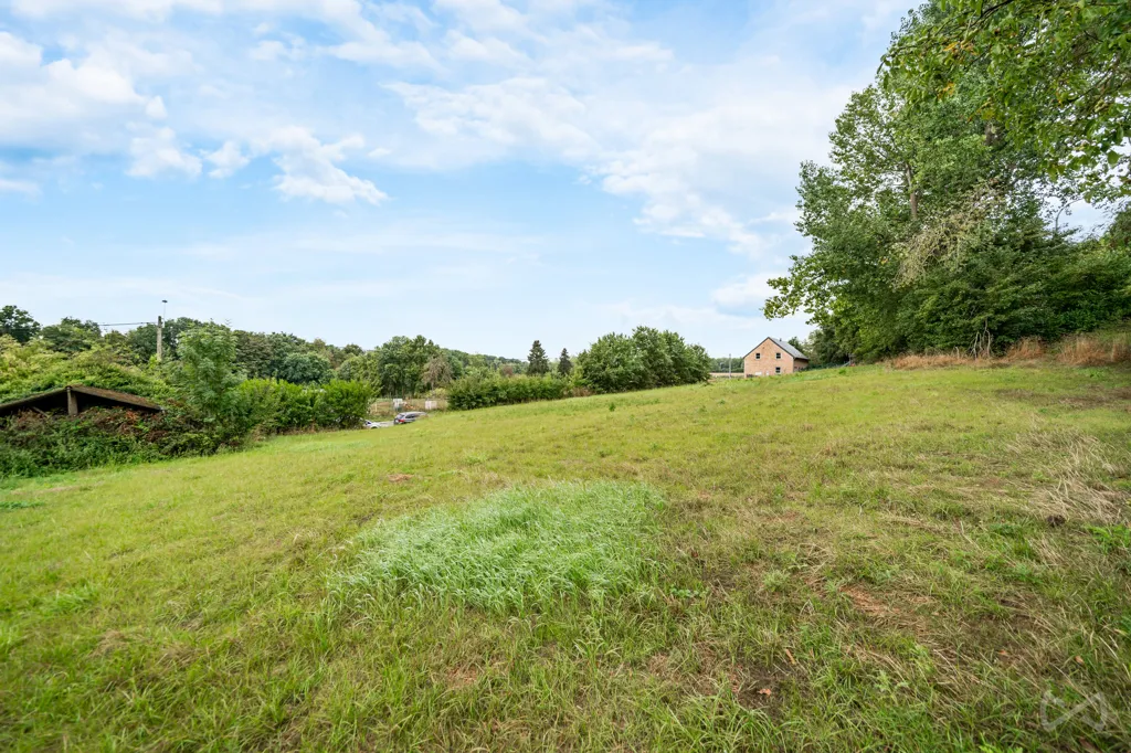 Aed - Buildable Land with Potential for Three Homes in Opheylissem
